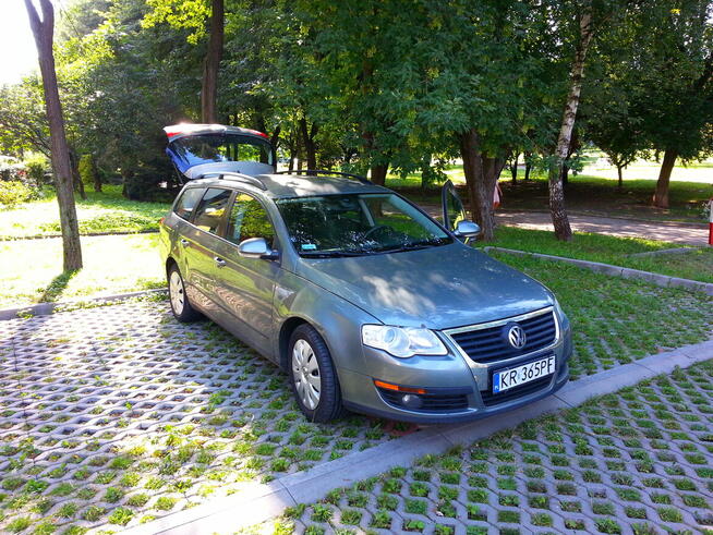 Volkswagen Passat B6 2.0 TDI Comfortline Leńcze - zdjęcie 2