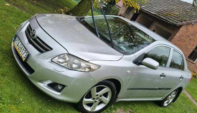 Toyota Corolla Sedan (2007) – 1.6 Benzyna .Cena do Negocjaci Tarnobrzeg - zdjęcie 1