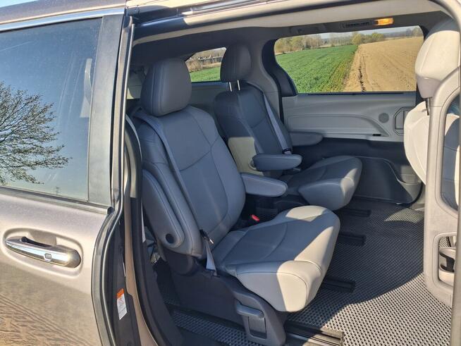 Toyota Sienna 2021 hybrid Suraż - zdjęcie 5