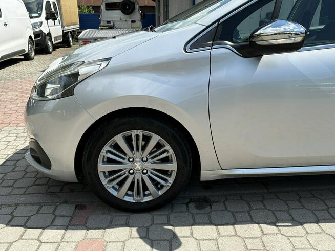 Peugeot 208 Rezerwacja Tarnowskie Góry - zdjęcie 9