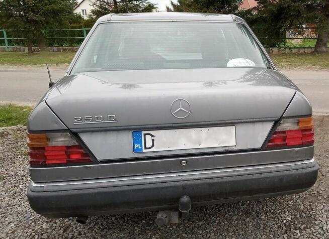 Mercedes w 124 sedan klasyk Dzierżoniów - zdjęcie 5