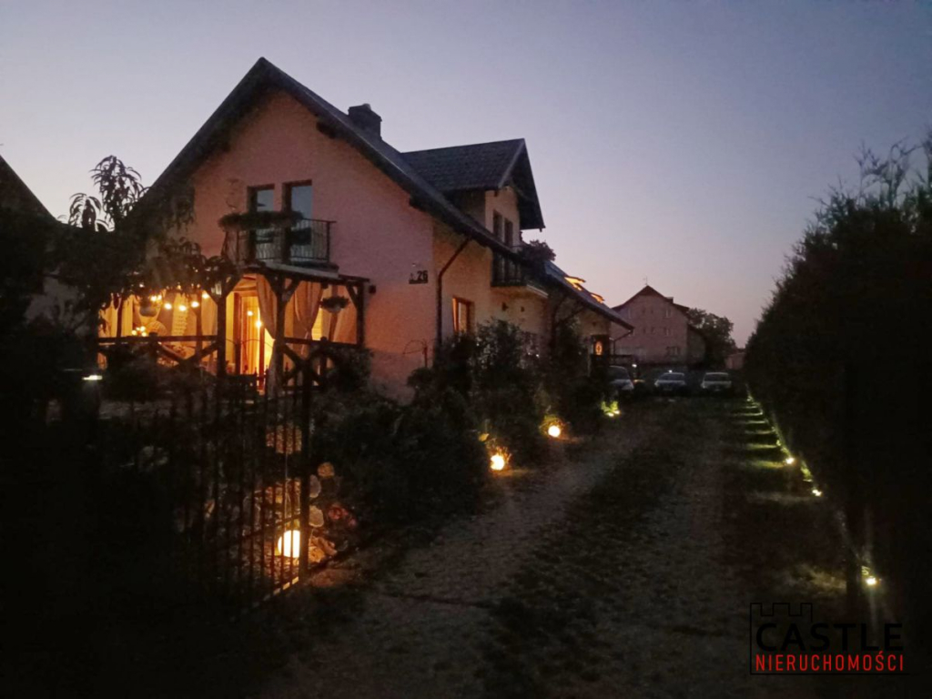 Dom dla rodziny oraz prowadzenie pensjonatu! Jantar - zdjęcie 1