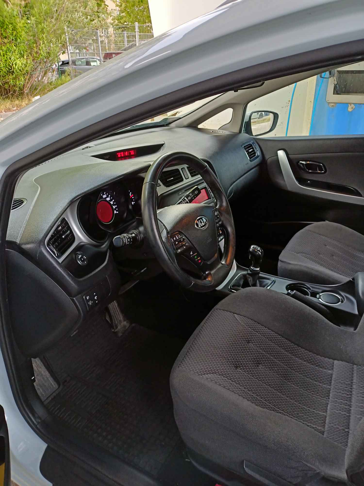 KIA CEED KOMBI 1.6 DOHC 135KM 99 KW 2015 Stan bardzo dobry Krzyki - zdjęcie 6