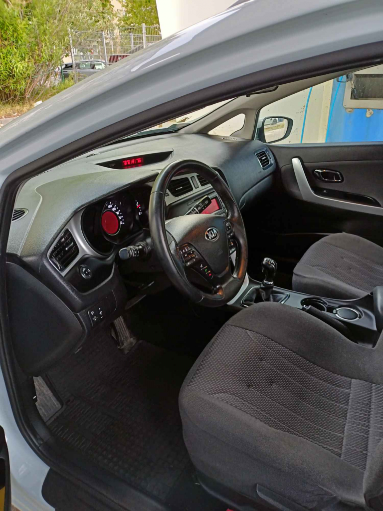 KIA CEED KOMBI 1.6 DOHC 135KM 99 KW 2015 Stan bardzo dobry Krzyki - zdjęcie 6