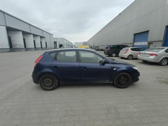 Syndyk sprzeda - Hyundai i30 1.6, 2008r. Jasieniec - zdjęcie 3