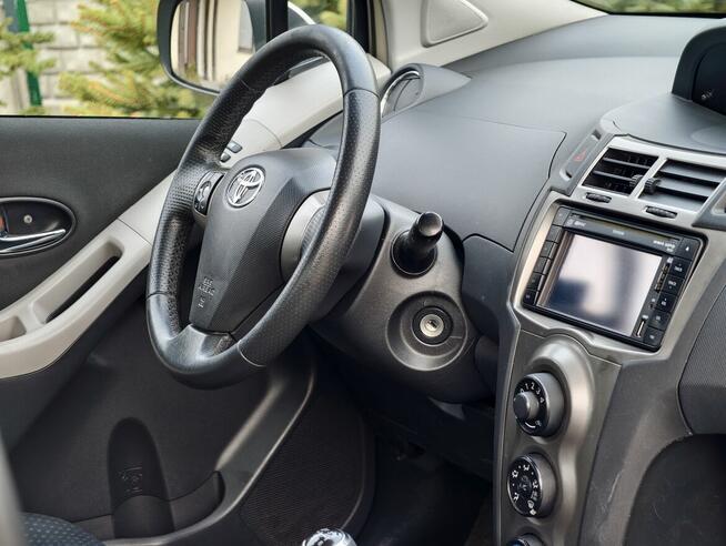 Toyota Yaris 1.3 BOGATE WYPOSAŻENIE Świetny Stan! ZAMIANA Piotrków Trybunalski - zdjęcie 8