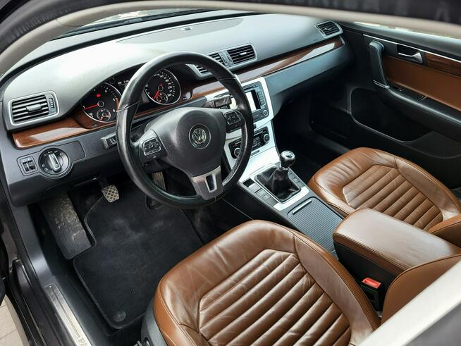 Volkswagen Passat ** Kolor Brąz ** 2,0 TDI ** Nawigacja ** Skóry ** Jatutów - zdjęcie 12