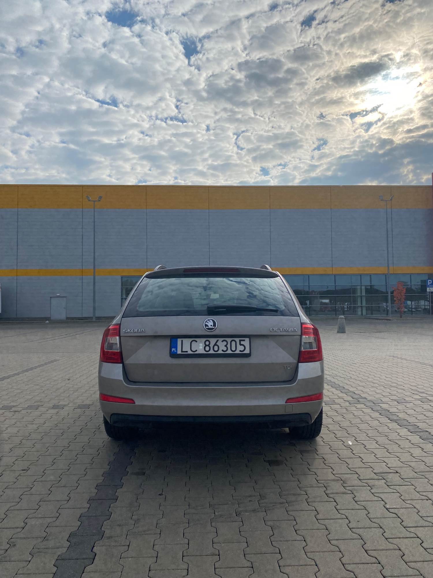 Skoda Octavia 3 III 2013 1.6TDI 105KM Kombi Chełm - zdjęcie 8