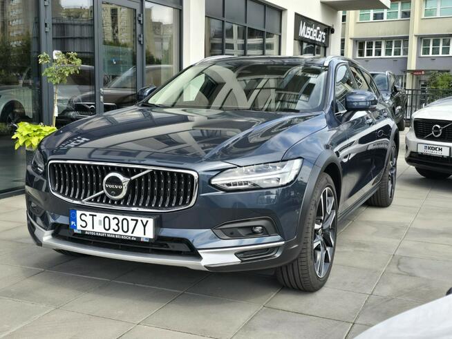 Volvo V90 Cross Country B4 Mild-Hybrid, Diesel, Ultimate Bright Tychy - zdjęcie 6