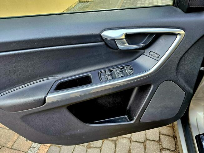 Volvo XC 60 2.0D 5 Cylindrów Skóry Navi Serwis Zagnańsk - zdjęcie 10