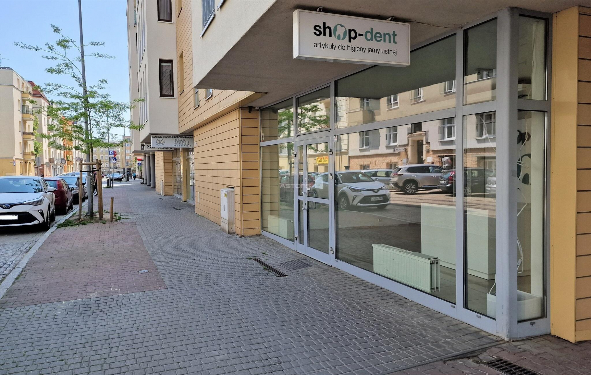 LOKAL HANDLOWO-USŁUGOWY Z WITRYNĄ! LOKALIZACJA! Poznań - zdjęcie 1