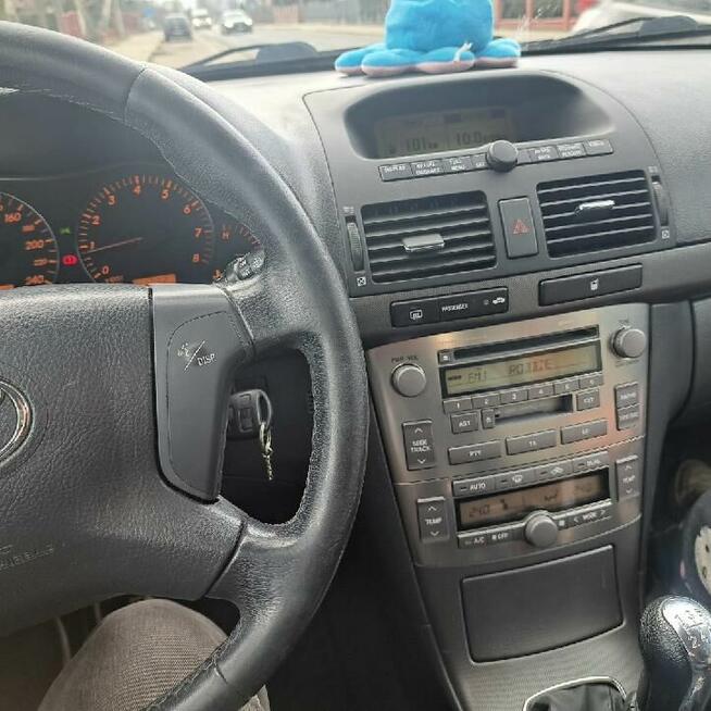 Sprzedam Toyota avensis 1.8 Benzyna 2004 rok Dębica - zdjęcie 2
