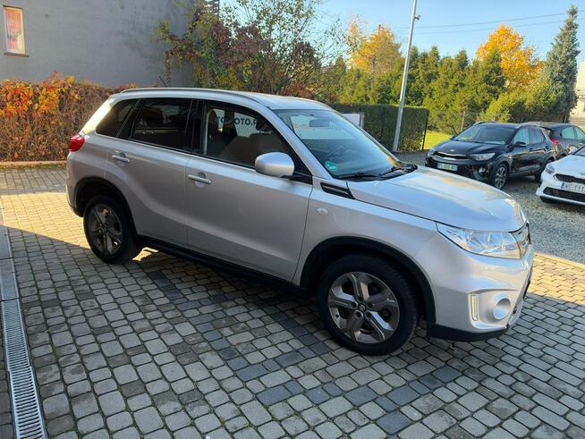Suzuki Vitara 1,6 120KM  Klimatronik  Navi  Kamera  Serwis Orzech - zdjęcie 4