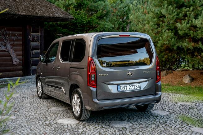 Long 1.2 Family / Serwisowany ASO Toyota / Salon Polska / Bezwypadek Ropczyce - zdjęcie 2