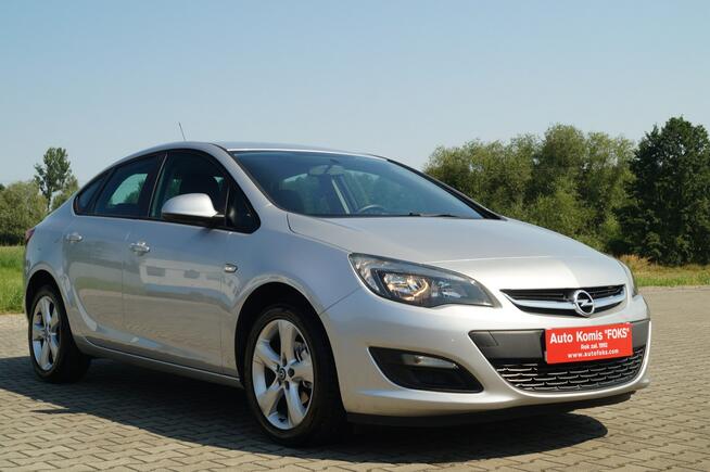 Opel Astra 2013R 1.6 BENZ. 116KM DOINWESTOWANY STAN BDB ZADBANY Goczałkowice-Zdrój - zdjęcie 9