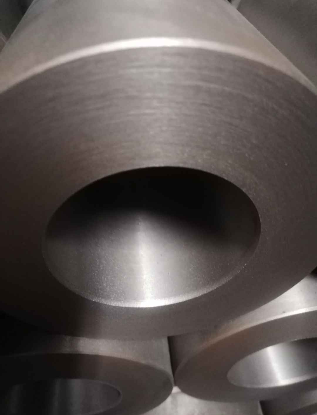 Wałek żeliwo tulejka tuleja żeliwna usługi tokarskie Ostrów Wielkopolski - zdjęcie 3