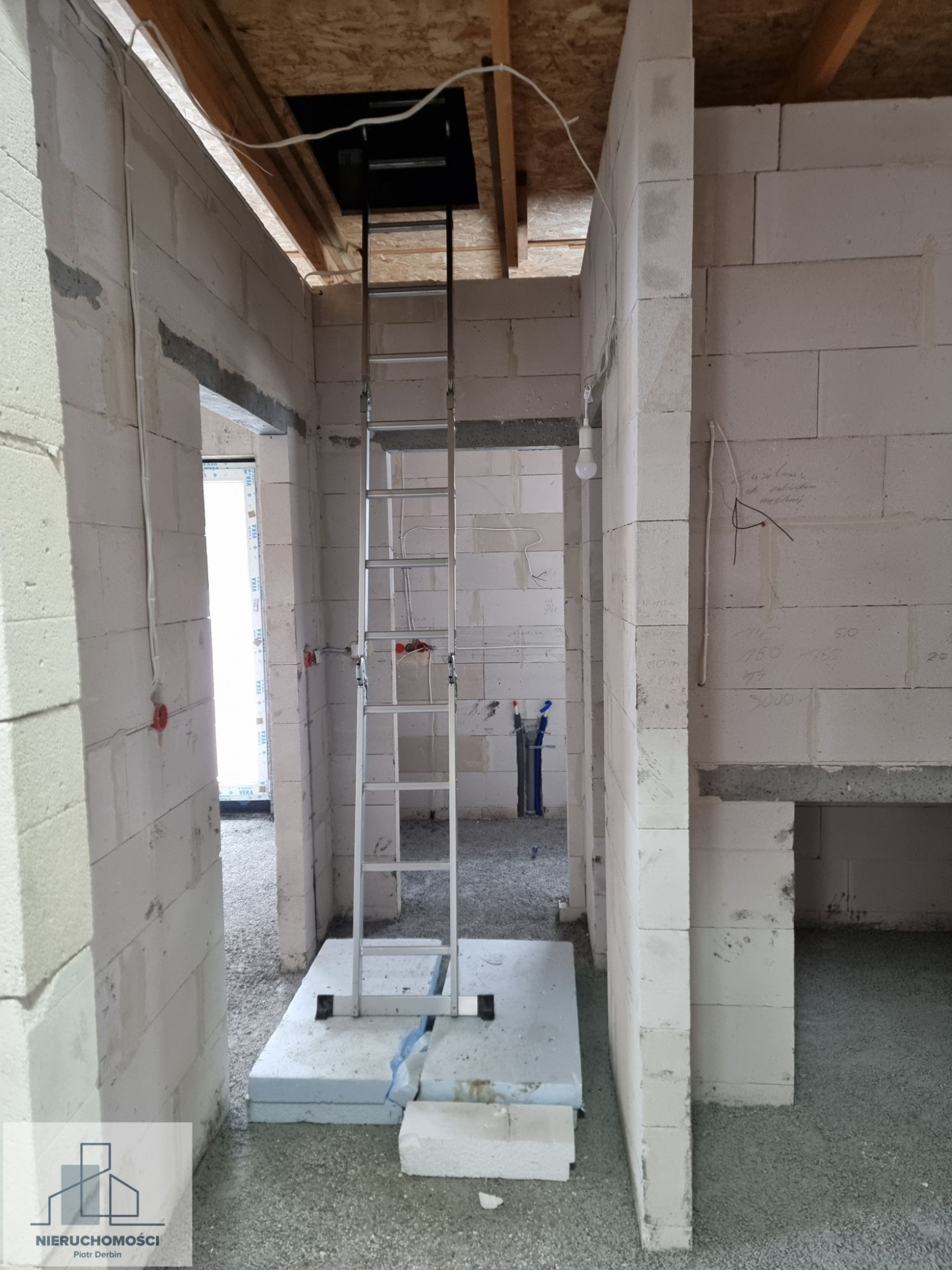 Parterowy dom z dużą działką w cenie mieszkania. 900 m do PKP Studzianki - zdjęcie 10