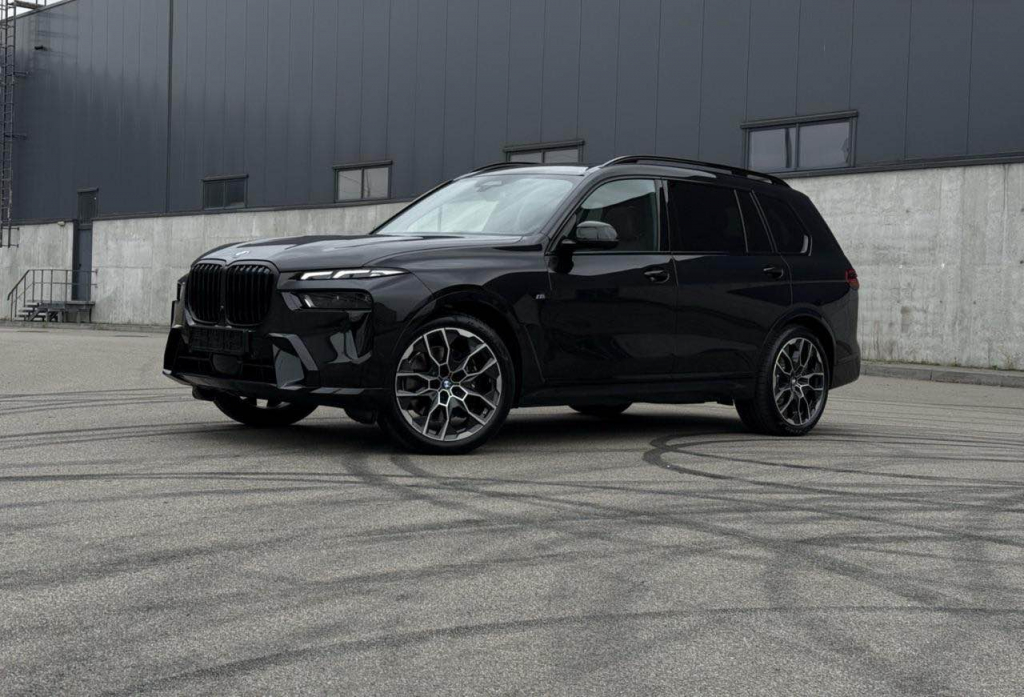 BMW X7 xDrive40d M Sport 2025 | 13 900 km | Idealny stan Praga-Południe - zdjęcie 4