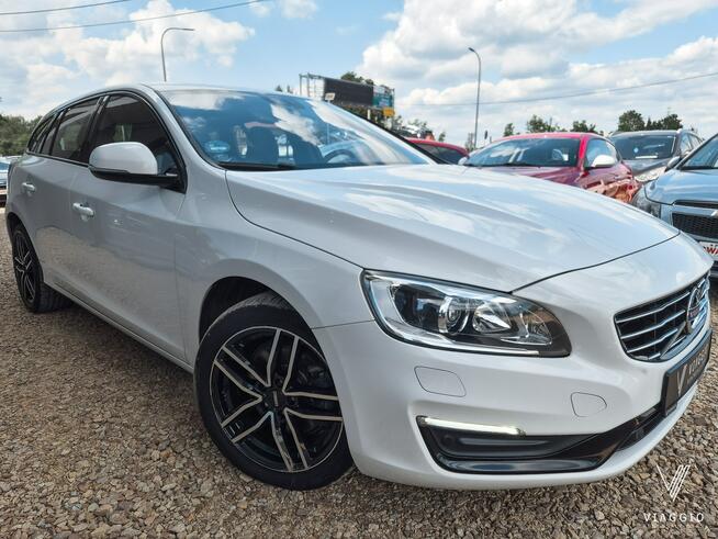 V60 2.0 MOMENTUM 150KM NAVI skóra FULL LED  bezwypadek SERWIS 2018 Tychy - zdjęcie 2