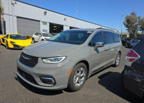 Chrysler Pacifica LIMITED / Benzyna / niski przebieg