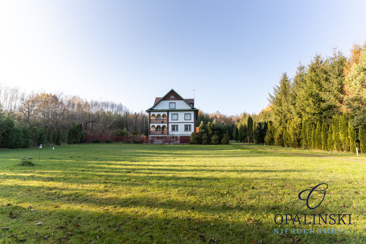 3- piętrowy dom z potencjałem w pięknej okolicy Hucisko Jawornickie - zdjęcie 3