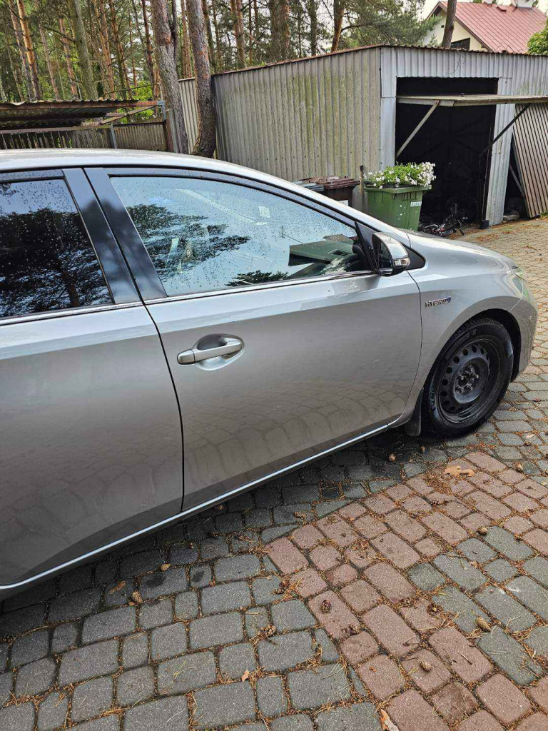 Sprzedam Samochód Toyota Auris 1.8 (akumulator hybryda-nowy) Olsztyn - zdjęcie 5