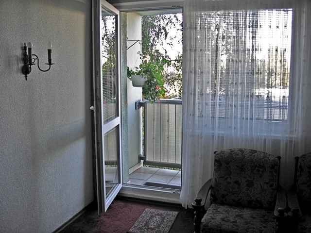 Pokój do wynajęcia 20m2 balk jasny ciepły dla 1 lub 2 kobiet z Ukrainy Krzyki - zdjęcie 2