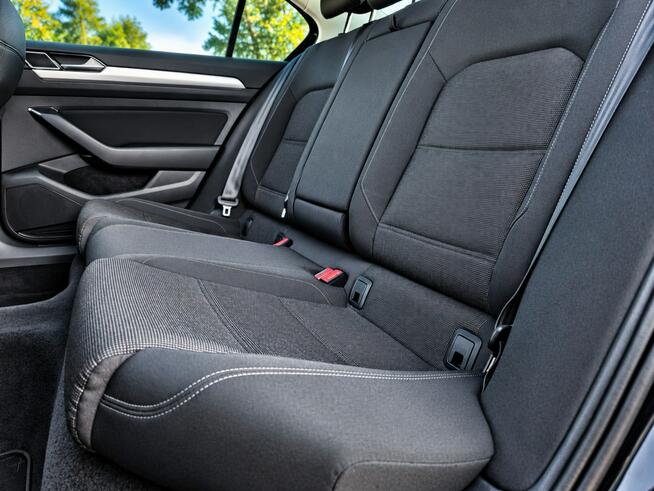 Volkswagen Passat Sadlno - zdjęcie 12