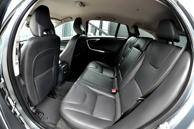 Volvo V60 LiFT 2,0 Disel Ledy Skóra City Navi Full Opcja Płock - zdjęcie 8