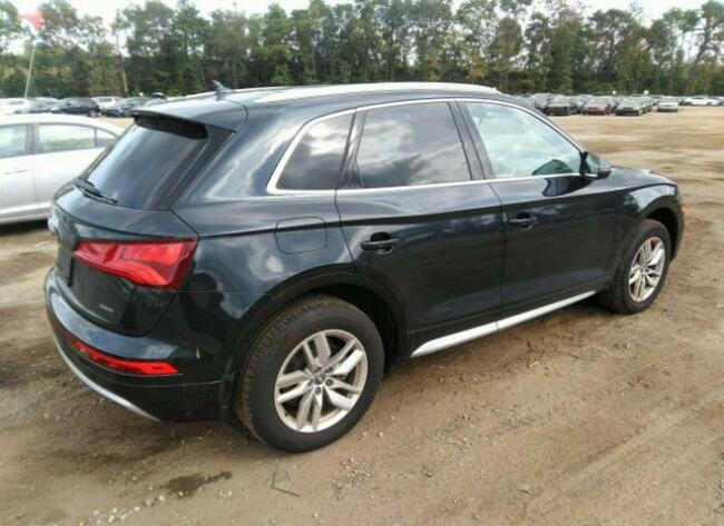 Audi Q5 2020, 2.0L, 4x4, porysowany lakier Warszawa - zdjęcie 4