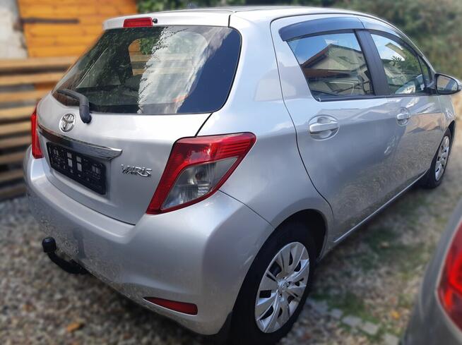 Toyota Yaris III 2013 1.3 Benzyna Niski przebieg Klima Hak Drezdenko - zdjęcie 4