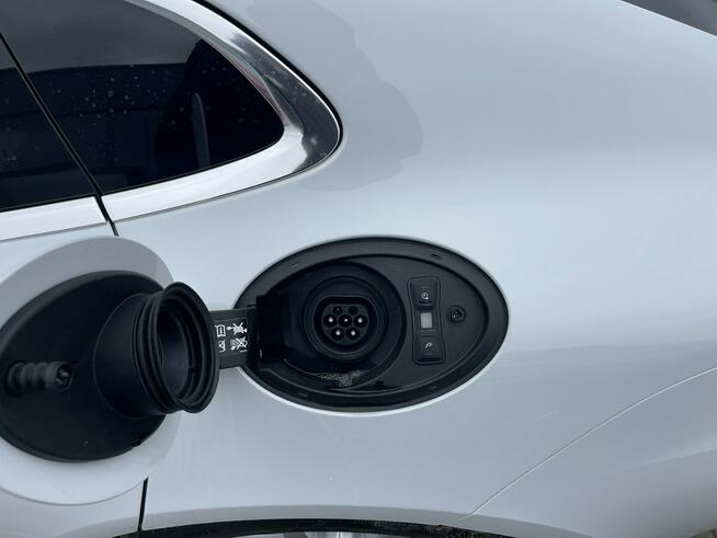 Porsche Panamera 4 Europa Plug IN 4x4 BOSE Pamięć Pneumatyka 470KM Gliwice - zdjęcie 9