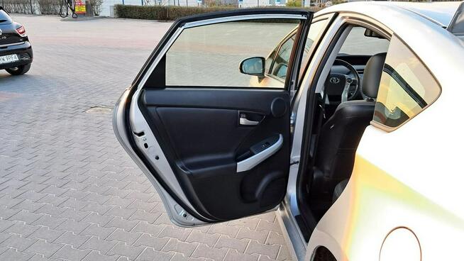 Toyota Prius 1.8 Plug-IN Hybrid Skóra Klimatronik możliwa ZAMIANA Rawa Mazowiecka - zdjęcie 9