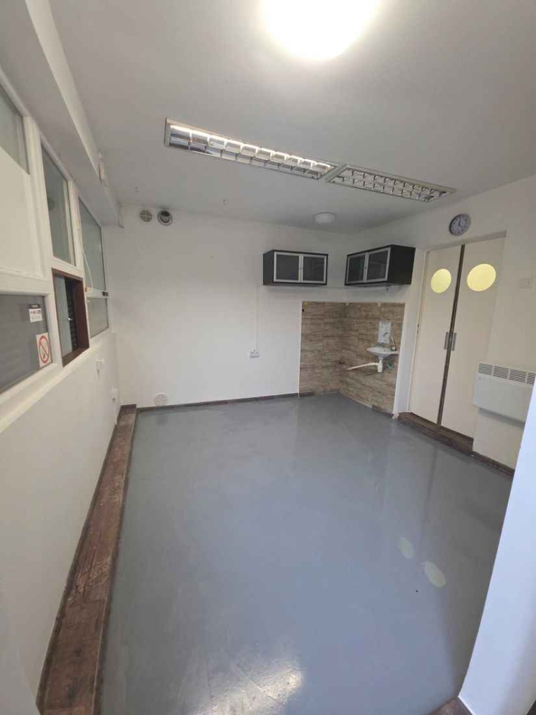 Lokal użytkowy (22 m2) okolice Powstańców Śląskich (Wrocław) Krzyki - zdjęcie 3