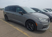 Chrysler Pacifica LIMITED / Pakiet S / Benzyna Białystok - zdjęcie 3