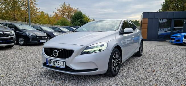 Volvo V40 D2 Momentum Płock - zdjęcie 2