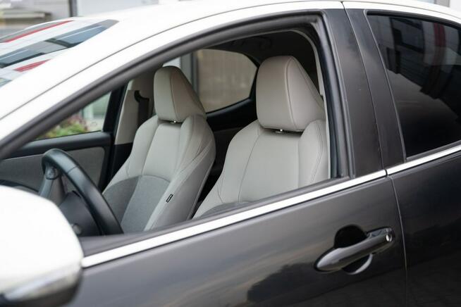 Toyota Yaris Selection Elegance Virtual Półskóra Keyless ACC krajowy Kraków - zdjęcie 9