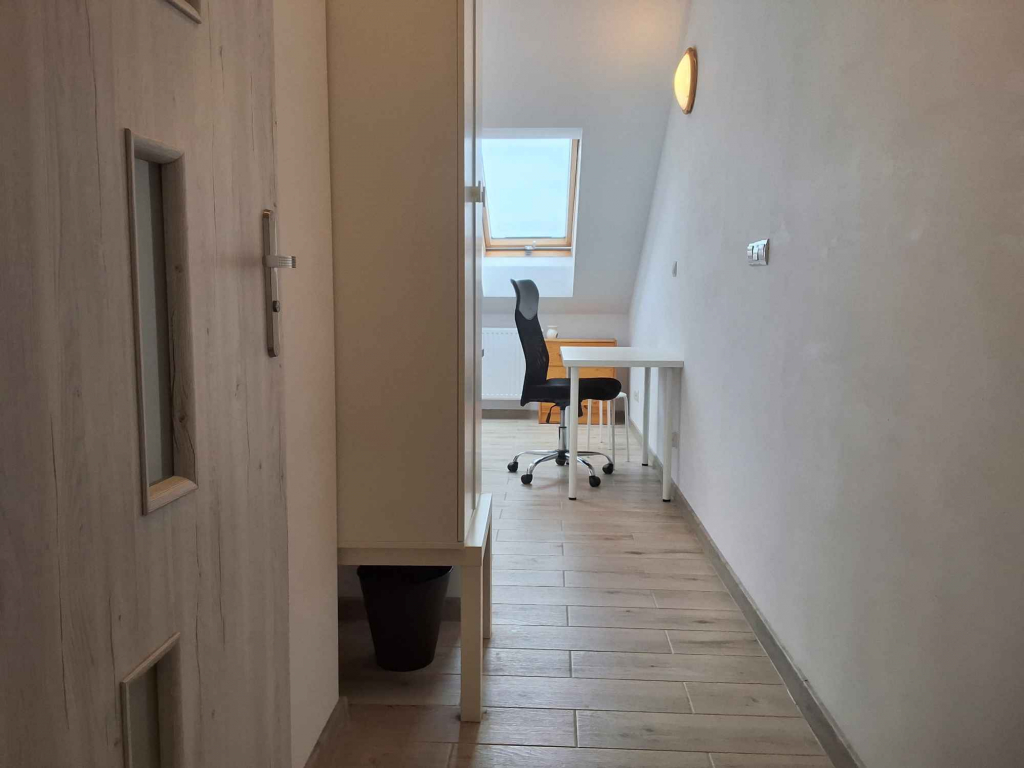 1pok, 18met, Okolice Koszarowej WINDA/2022 (Wrocław) Psie Pole - zdjęcie 6