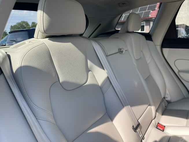 Volvo XC 60 EU Recharged T6 AWD Skóra Panorama Pamięć Kamera 340KM Gliwice - zdjęcie 11