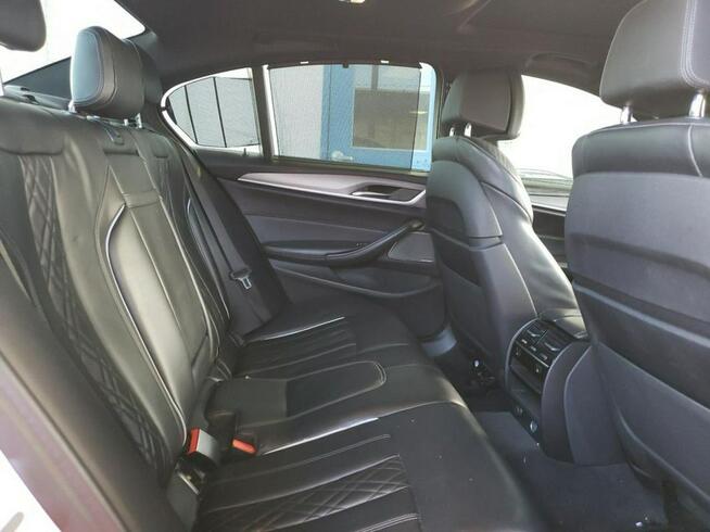 BMW M550i / M-Pakiet / xDrive / Niski przebieg / Tarnów - zdjęcie 9