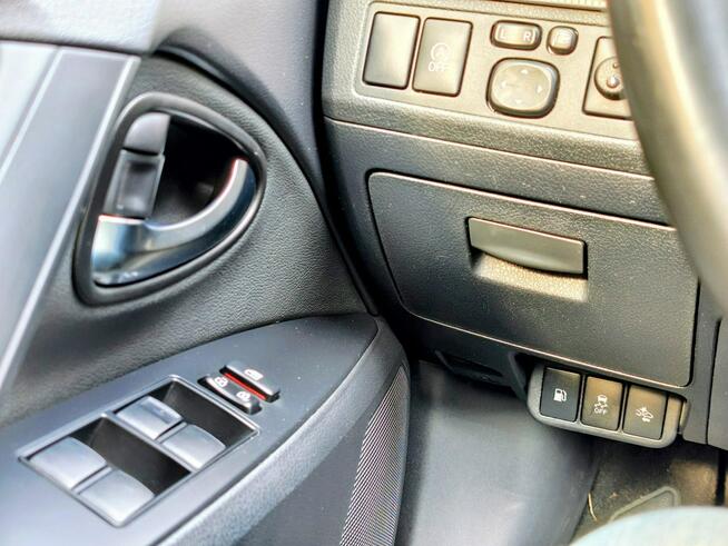 Toyota Avensis Łódź - zdjęcie 9