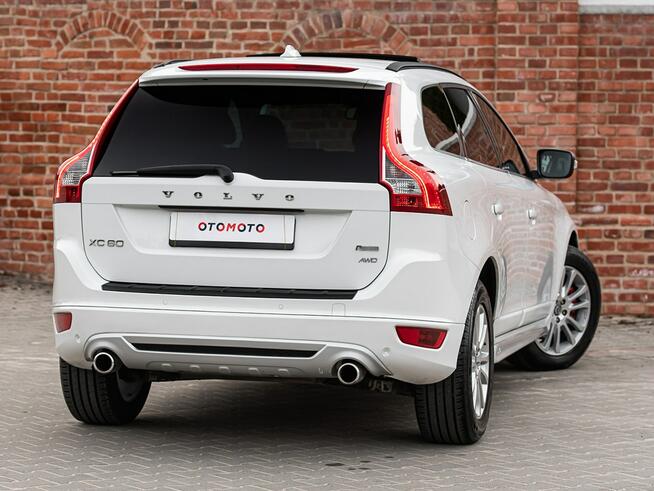 VOLVO XC60 2.4D 163KM R-DESIGN XENON ALU18 PANORAMA SUPER STAN Podzagajnik - zdjęcie 8