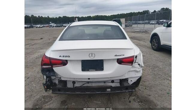 Mercedes A 220 4Matic / pakiet AMG / niski przebieg Wrocław - zdjęcie 9
