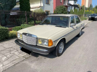 Legenda - Mercedes W123 300D — Klasyk w Idealnym Stanie! Dla Konesera