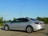Toyota Camry z Gwarancją Kupiona Salon PL 2-2022r Żyrardów - zdjęcie 2