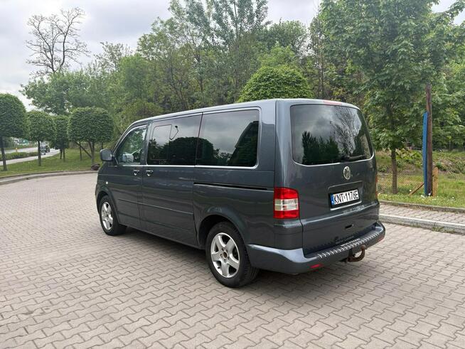 Volkswagen Multivan 7 osób Stan bdb stolik fotele kapitańskie hak Kraków - zdjęcie 6