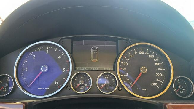 Volkswagen Touareg 4X4  automat  super stan mały przebieg xsenon Lębork - zdjęcie 10