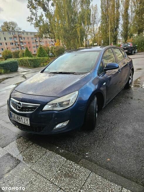 Opel Astra Gdynia - zdjęcie 3