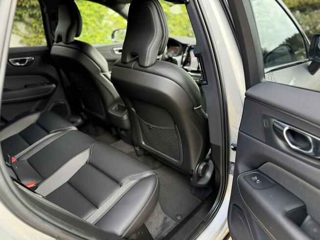 Volvo XC 60 R-design Faktura VAT 23% Tarnowskie Góry - zdjęcie 9