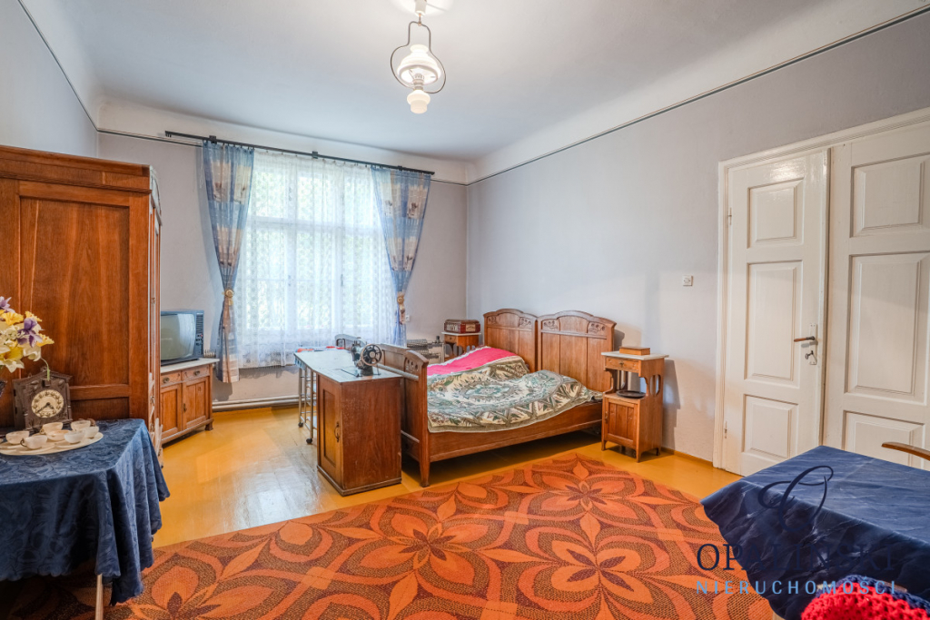 Niezwykły drewniany dom z amfiladą z XX wieku Opatów - zdjęcie 3